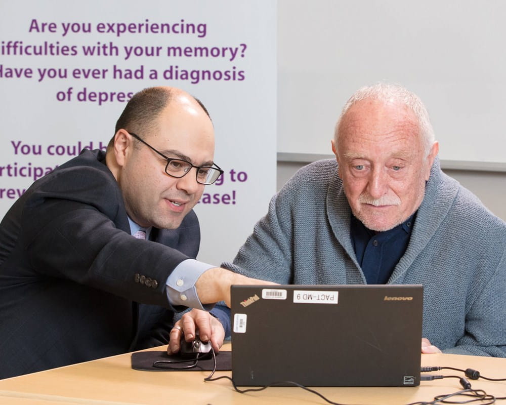 Le Dr Tarek Rajji travaille avec Ron Singer, qui participe à l’étude PACt-MD.