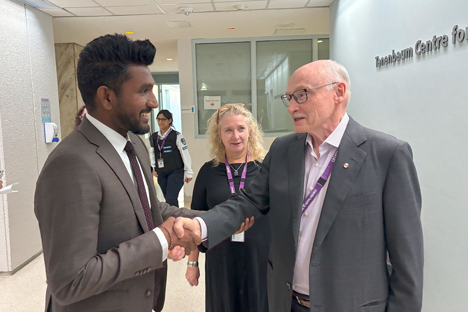 Assistant Minister of Mental Health Vijay Thanigasalam visited CAMH to tour our research