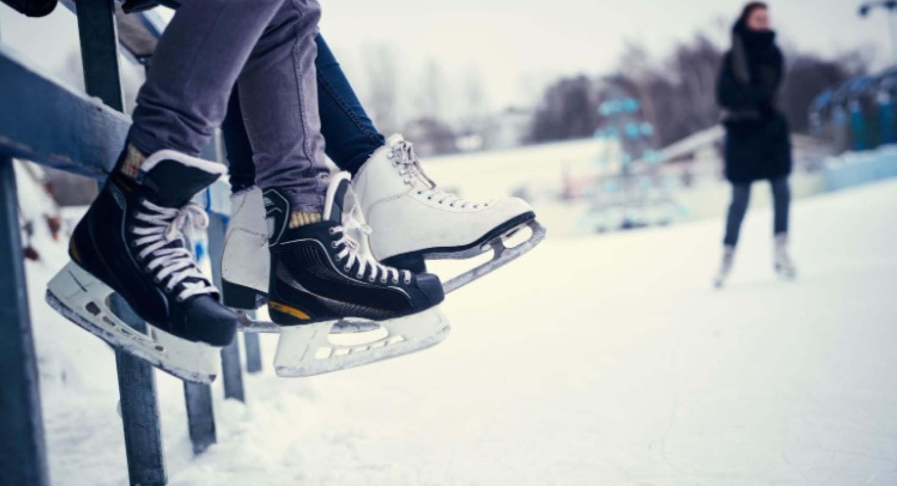 A group of friends skating
